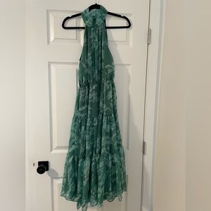 Lulus green patterned dress